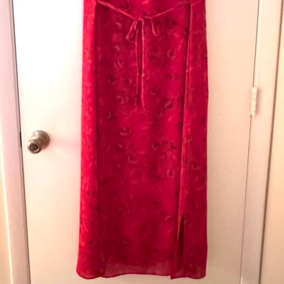 NWOT Coldwater Creek red rose floral print dress with flutter sleeves - Picture 3 of 8